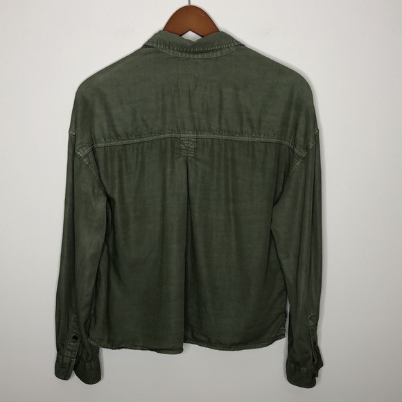 American Eagle Soft Lightweight Button Down Green - Picture 2 of 9